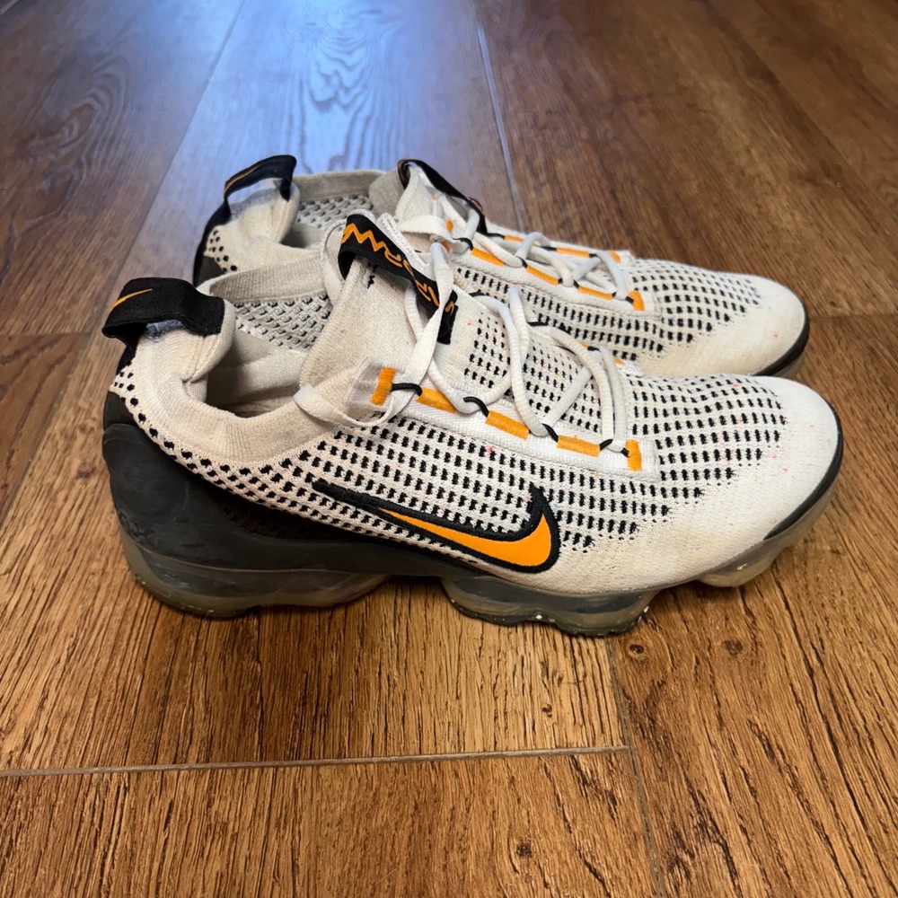 Nike Air‎ VaporMax 2021 Flyknit White Orange DB1550-104 Youth 6.5Y Womens 8